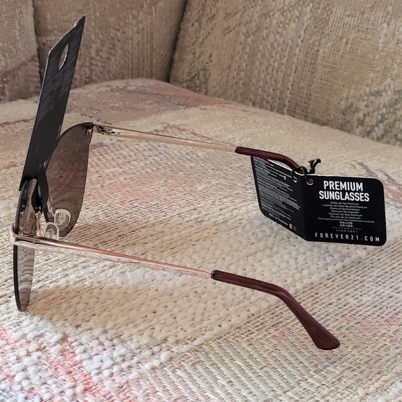 ⚡3/$20⚡ *NEW* FOREVER 21 Girls Women's Gold/Bronze Premium Sunglasses - Picture 2 of 2